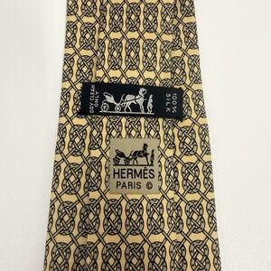 Hermes Men's Tie Horseshoes Yellow & Bronze Silk 7298 EA 3.25" (W) x 57" (L) guc